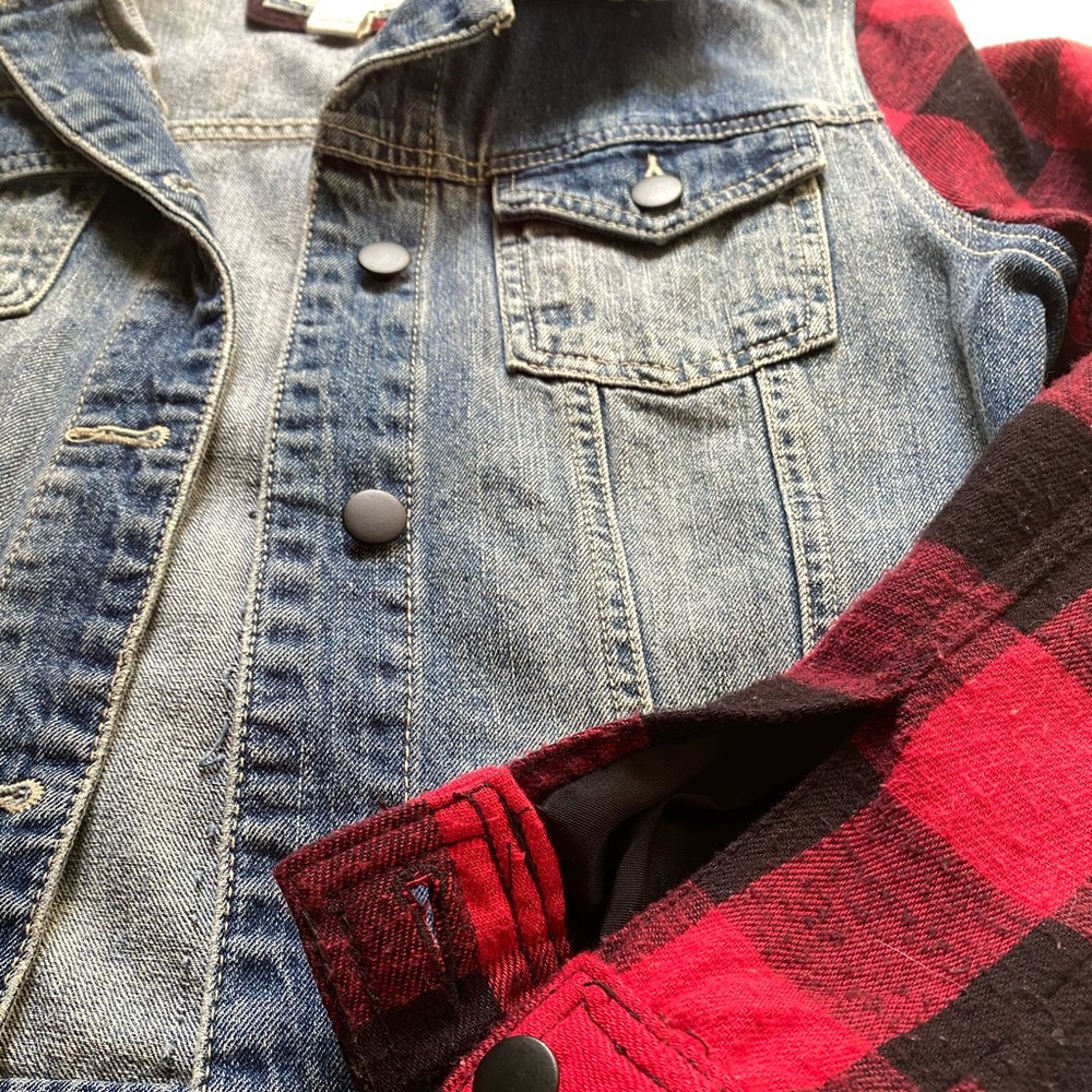 Forever21 Plaid Sleeved Denim Jacket - Picture 6 of 7